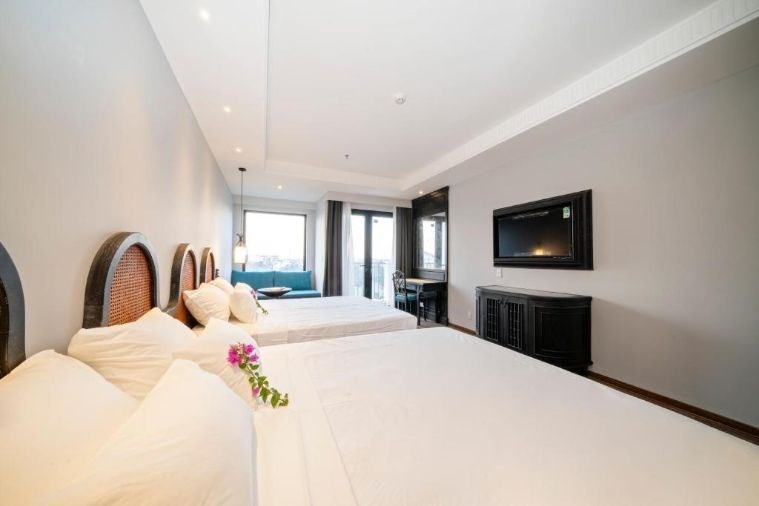 Deluxe River View (Double/Twin)